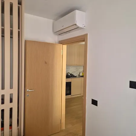 Apartment Super *